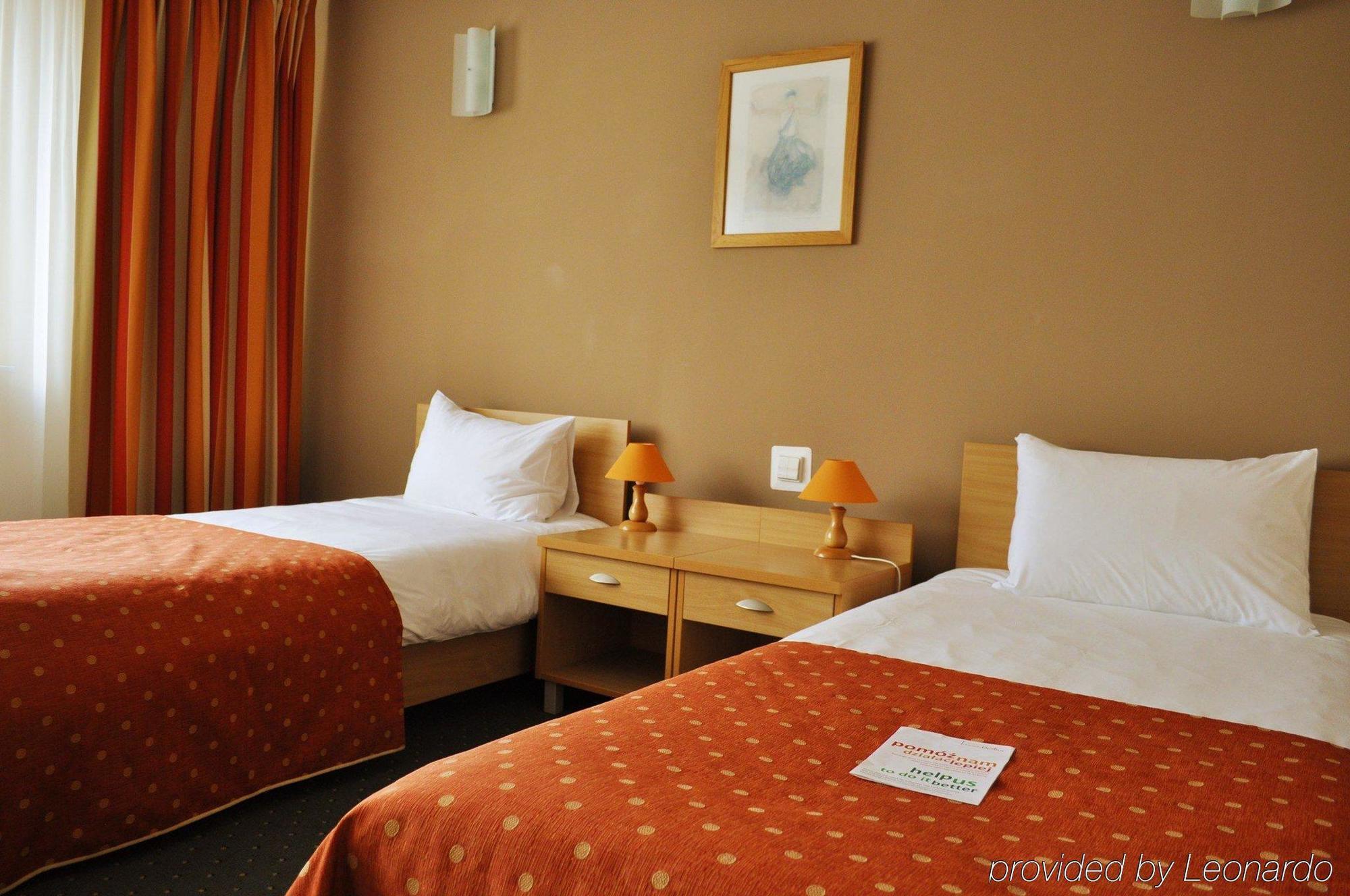 Hotel Wilanów Warszawa by DeSilva Exterior foto